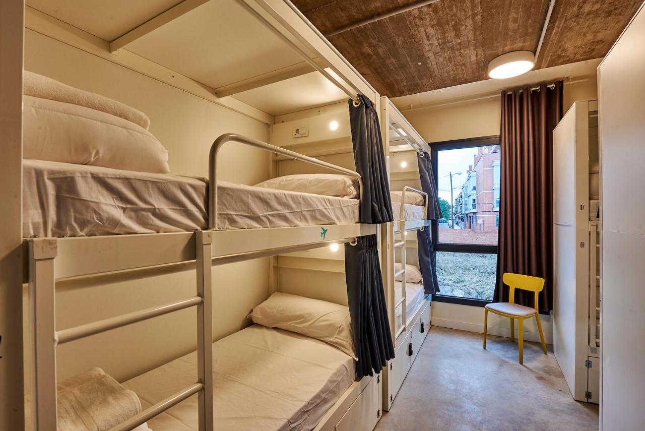 Hostelfly Madrid Exteriör bild