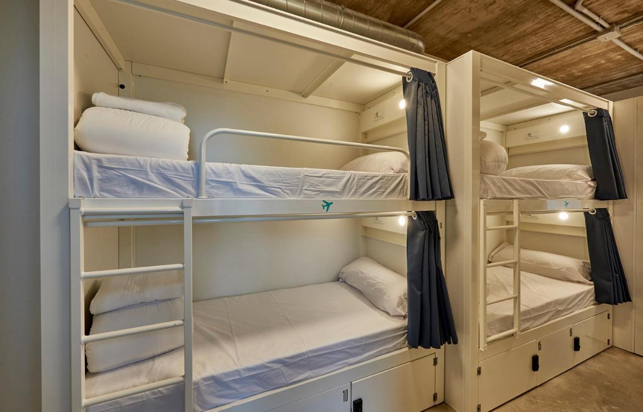 Hostelfly Madrid Exteriör bild