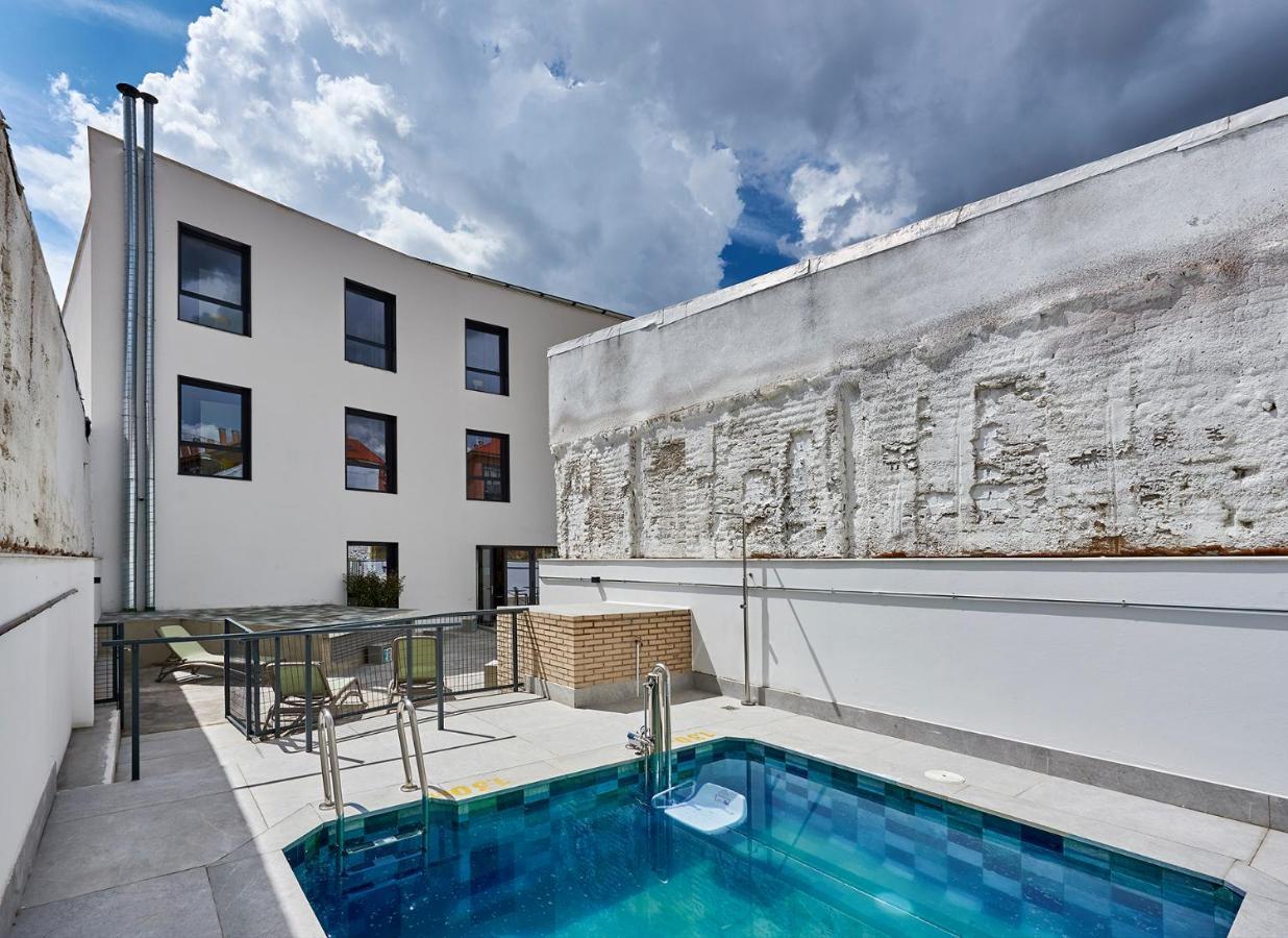Hostelfly Madrid Exteriör bild