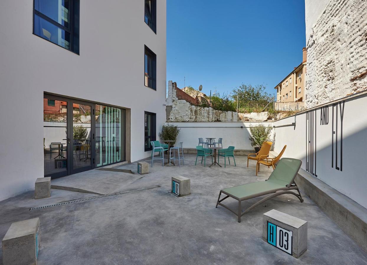 Hostelfly Madrid Exteriör bild