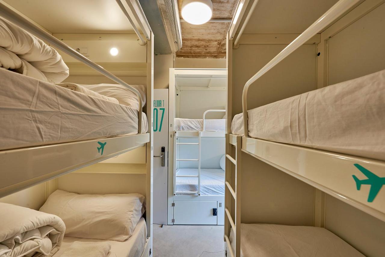 Hostelfly Madrid Exteriör bild